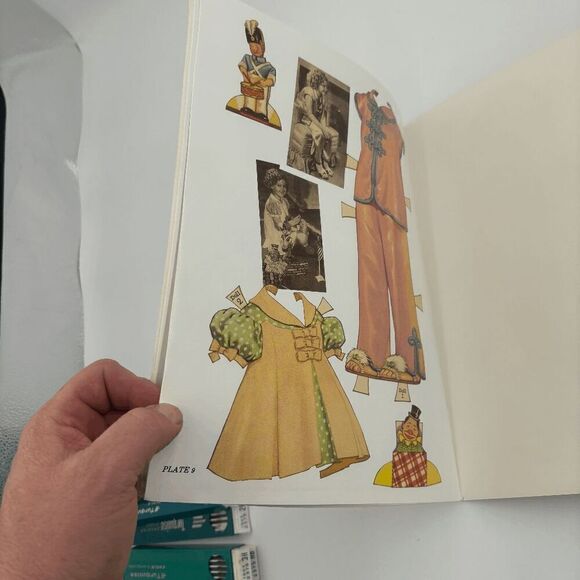 Vintage ~ Authentic Shirley Temple Paper Dolls and Dresses ~ 1991 ~ New & Uncut - Picture 7 of 7